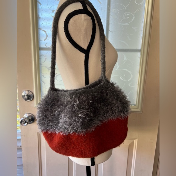 Majolica Collection felted wool and shag fur shoulder bag grey and burnt orange. - Picture 3 of 6
